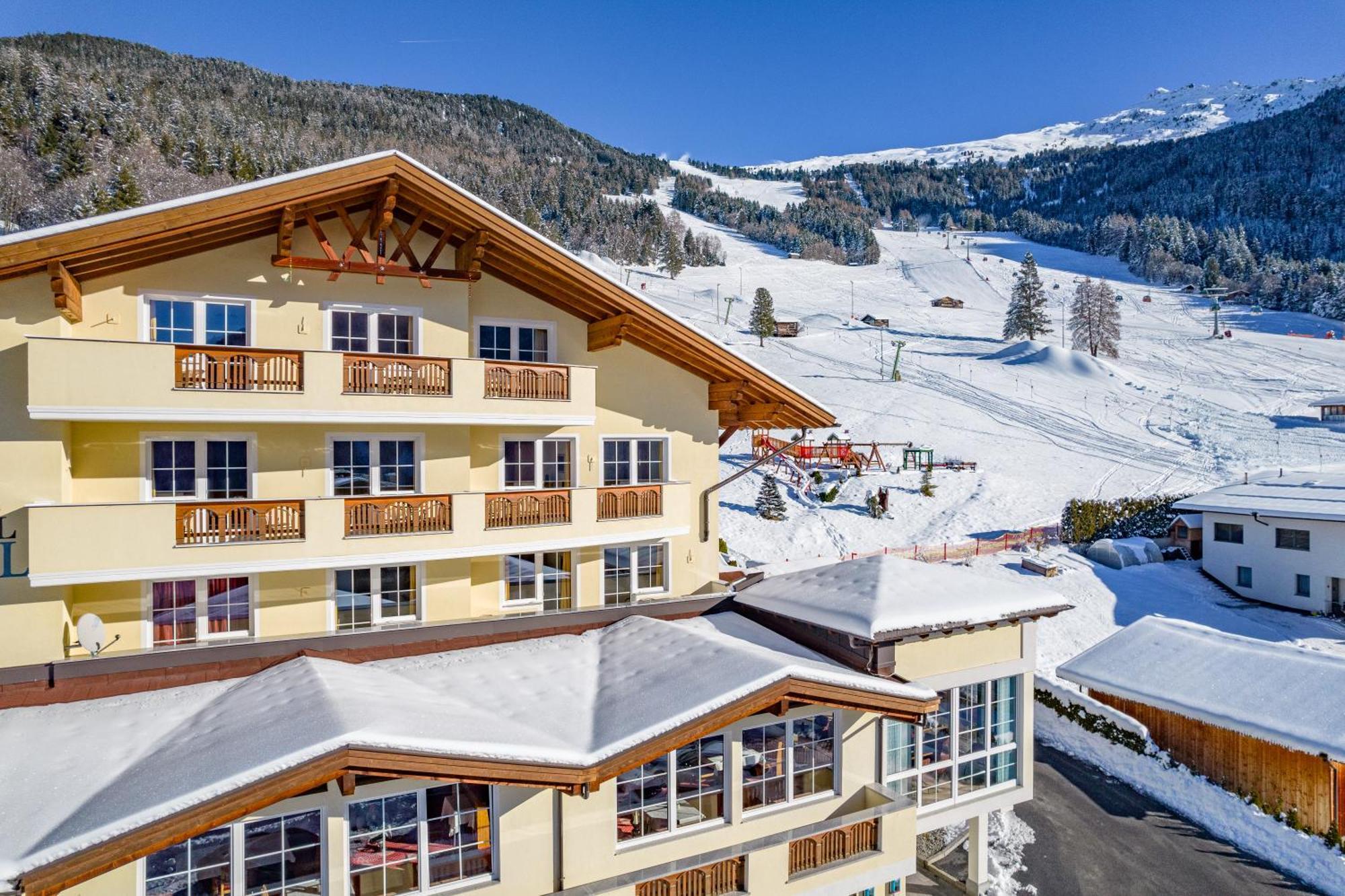 Hotel Alpen-Royal Jerzens Exterior foto