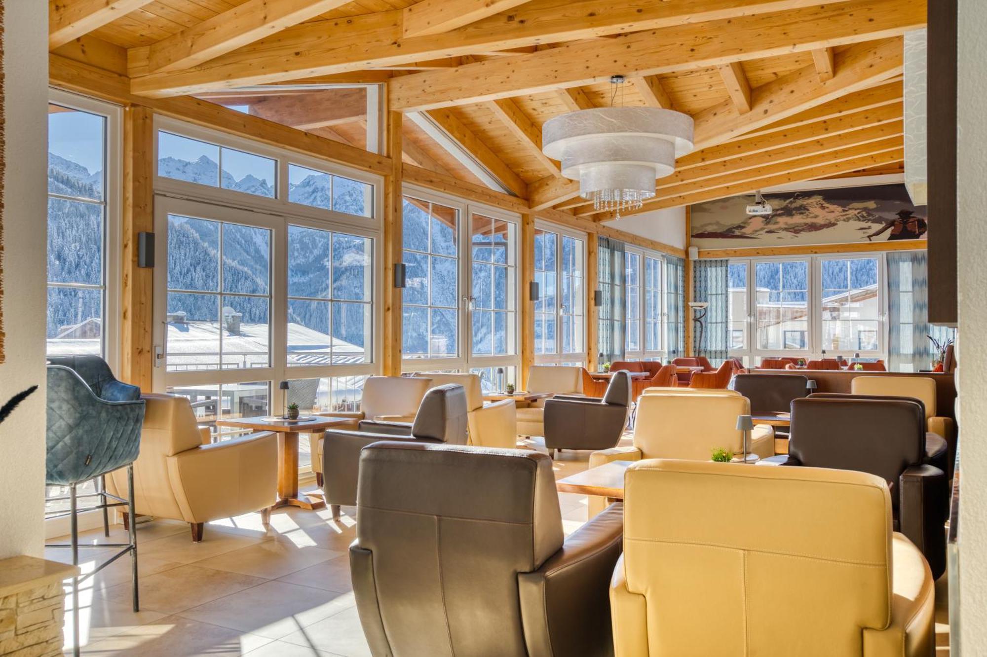 Hotel Alpen-Royal Jerzens Exterior foto
